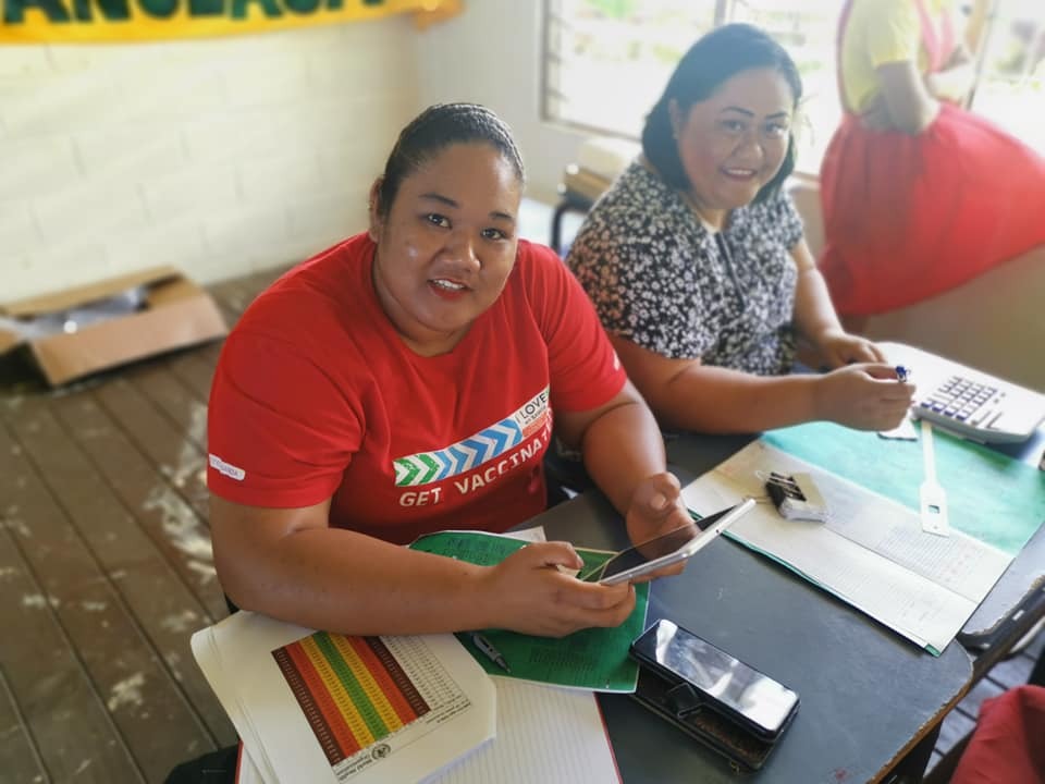 A healthcare worker testing Beyond Essential Systems productsTamanu and Tupaia